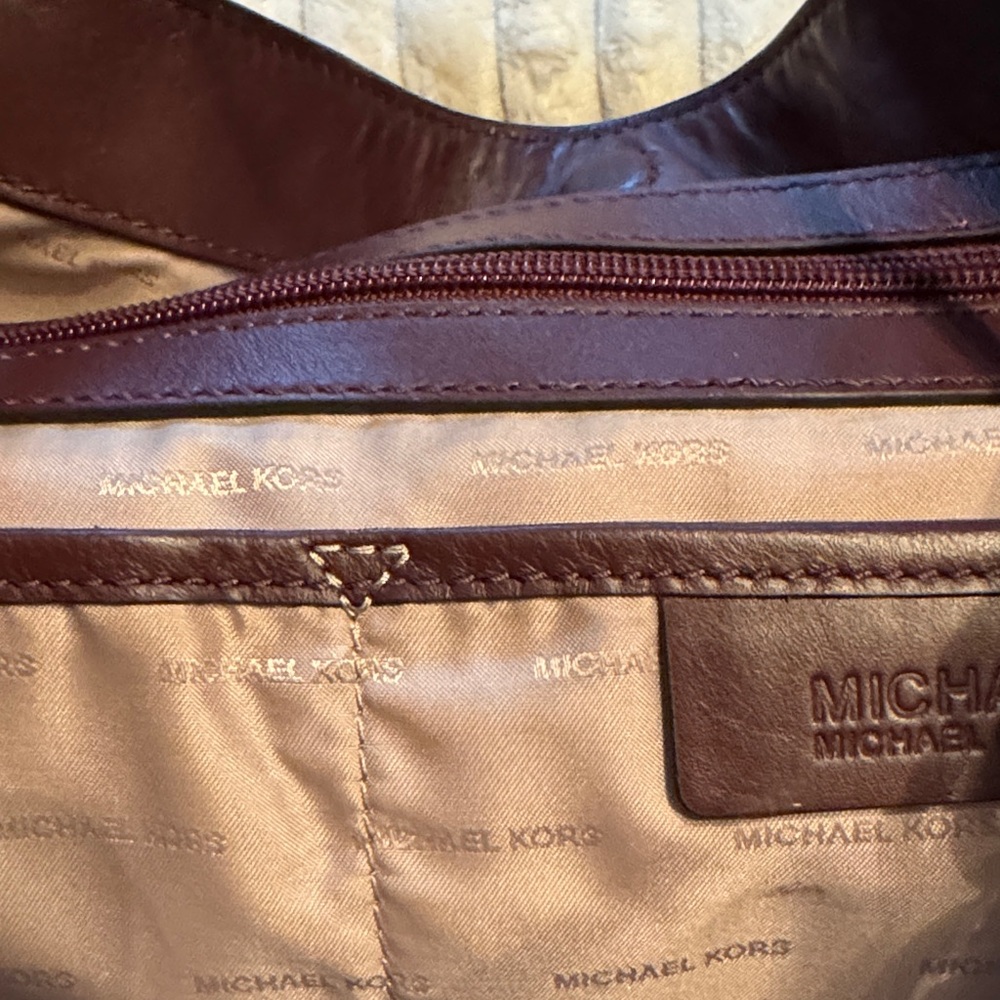 Michael Kors Elegant Burgundy Leather and Suede Women's Bag - Picture 11 of 15